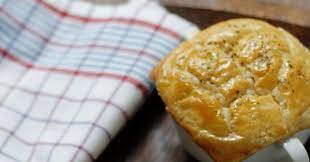 Assalamualaikum Zuppa Soup Adalah Sup Krim Yang Ditaruh Di Mangkuk Panas Lalu Ditutup Adonan Pastry Sup Krim Nya Berisi Potonga Makanan Adonan Camilan