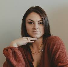 Riley Bunch's Instagram, Twitter & Facebook