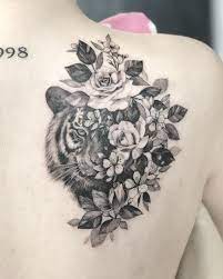 343 Likes 9 Comments Dani Danitattoonyc On Instagram Blooming Roses And A Tiger Newyorktattoo Nyctatt Tattoos Tiger Tattoo Design Tiger Tattoo Thigh