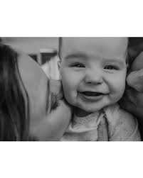 At home with the DuBay fam 🌿 I've said it before and I'll say it again…  one of the greatest parts of this photography biz has been reuniting with  people I grew