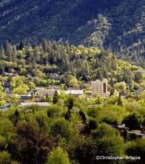 Places I Ve Lived And Want To Visit Again And Again And Again Ashland Or This Pin Is Brought To You By But Wasn T Ashland Oregon Oregon Life Oregon City