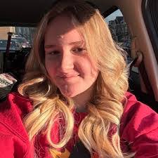 Lauren Ranieri's Instagram, Twitter & Facebook