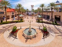 The city enjoys an idyllic location on a peninsula that separates the gulf of mexico and choctawhatchee bay. Guide To Shops Malls In Destin Fl Shopping In Destin