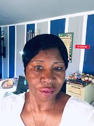 Rebuilding a craft house in Sims Free Play