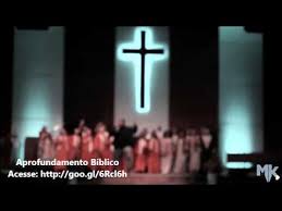 A sua face é um refletor de glória, o céu derrama a glória porque a igreja vem, arrebentando com as portas do inferno. A Igreja Vem Anderson Freire Mp3 Lat