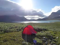 A film documenting the 440km trek through the arctic wilderness of northern sweden.setting off in september 2015 from abisko mountain station, we spent the n. Wandern Uber Den Polarkreis Ein Bericht Zum Fjallraven Classic