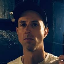 Aaron Lecklider's Instagram, Twitter & Facebook