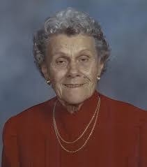 Julia Kovach's Instagram, Twitter & Facebook