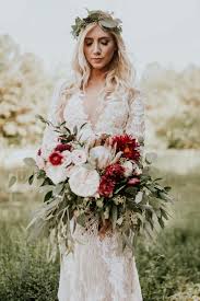 Flower crowns are gorgeous in photoshoots and weddings! Boho Wedding Bouquets Ideas And Inspiration For Your Wedding Flowersfloralflorist Com