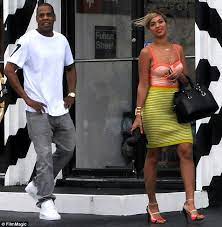 Photo Jay Z And Beyonce Spotted Out Ending Their 22 Day Vegan Diet With A Seafood Feast In Miamiundefined Beyonce And Jay Beyonce And Jay Z Jay Z