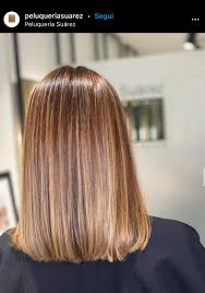 In cui le ciocche che vanno dal castano chiaro al rosso si “accendono” di riflessi speziati che . Il Bronde Dei Cinnamon Rolls Hair Per Natale 2020 Foto 3 Amica