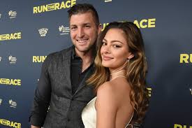 Tim tebow's night to shine program celebrates people with special needs. Tim Tebow S Night To Shine Tim Tebow Foundation 2021 Virtual Event Fanbuzz