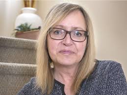 Lori Newlove's Instagram, Twitter & Facebook