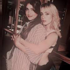 🧎🏼‍♀️ #almaniunamas #gretaniunamas #claragalle #nicoleyclara