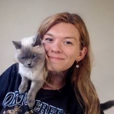 Tina Bayer (@MakeMeGoHmmmm)