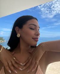 Julie Ashley (@julieaashley) • Instagram photos and videos