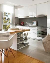 Meuble En Bois Avec Carrelage Gris Carrelage Gris Deco Salle A Manger Salle A Manger Cuisine