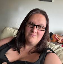 Love this door turned lovely hall tree from a repurposed door! See more:  https://mideas.co/aDfOR