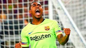 Paulinho statistics and career statistics, live sofascore ratings, heatmap and goal video highlights may be available on sofascore for some of paulinho and guangzhou matches. The Guangzhou Evergrande Of Paulinho Wants To Carry To Malcom