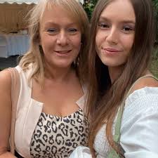 This is a huge ask we are looking for picnic benches and umbrellas at  George mead memorial stables Is there anyone locally getting rid of any or  pubs that are having a