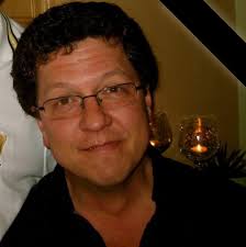 I need some help. I cannot sound stereo with this pedalboard, and I don't  find the reason in the ES8 setups. Does anybody knows the magic trick. I am  checking the two