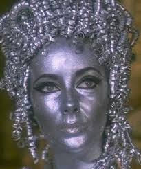 Elizabeth Taylor silver !