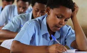 9,770 candidates scored 400 marks and above in that year's examinations. Fospg6fyy0mywm