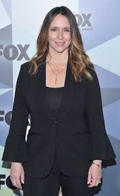 Jennifer love hewitt has also served as a producer on a few of her movies and tv projects. Was Jennifer Love Hewitt Shamed Into Apologizing For Looking Like A Normal Mom By Ezinne Ukoha Medium