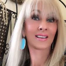 Gail Overstreet (@GaRfogmo)