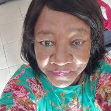 Sharon Mantle's Instagram, Twitter & Facebook