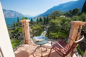 Situated above las ramblas in the remainder of the treasury building, is san lorenzo, charlie's cicchetti bar and the terrace. Hotel Spa Bellevue San Lorenzo Malcesine Gardasee Italien