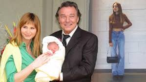 Zvládla ji bez problémů a o své kariéře prý už měla jasno. Charlotte Ella Gottova Extra Cz