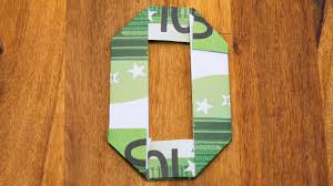 Sämtliche.geburtstag geldgeschenke sollte logischerweise in jeder hinsicht ihrem wunschprodukt entsprechen, damit sie am ende keinesfalls vom kauf enttäuscht sind. Zahl 0 Falten Mit Euroscheinen Geldgeschenke Origami 10 10 Youtube