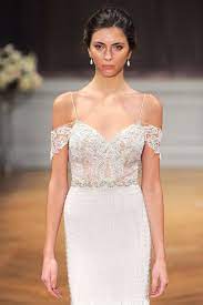 Abiye Uzerine Sac Modelleri Abiyesacmodellerimasa Abiyeuzerinesacmodelleri Dogalgorunumlu Mezuniyet Balosu Sac Stilleri Sirti Acik Balo Elbiseleri Sac