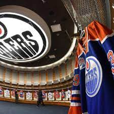 Thousands of edmonton oilers fans braved the rain to get their hands on equipment from their. Gallery Oilers Dressing Room Tour Rogers Place
