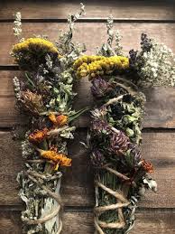 Handcrafted Floral Smudge Wands Made With Yarrow Mugwort White Sage Red Clover Mint Baby S Breath Sweet Pea Marigo Smudge Sticks Smudging Clover Plant