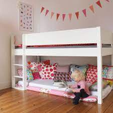 Hochbetten starten bereits ab einer höhe von 113 cm. Was Ist Das Richtige Alter Fur Ein Hochbett Unser Neues Kinderzimmer Sarahplusdrei
