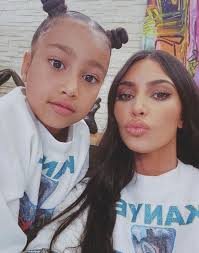 Gms faq 103 views1 months ago. How Kim Kardashian Broke News Of Kanye Divorce To Seven Year Old Daughter North Aktuelle Boulevard Nachrichten Und Fotogalerien Zu Stars Sternchen