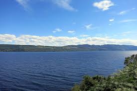 The sharp rise and fall of the level of the loch is one reason for the scanty flora of. Loch Ness Schrage Schrullige Spannende Stopps Rund Um Den Loch Ness