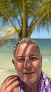 Olá viajantes alguém aqui já se aventurou em (Manaus/ Amazônia ). Será que  seria melhor fazer um pacote, ou ir na cara e na coragem pra Manaus e se  aventurar pra conhecer