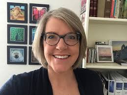 Robyn Frampton's Instagram, Twitter & Facebook