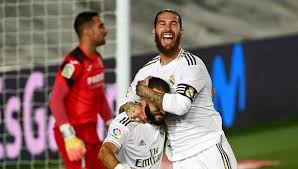 Incapaz el real madrid de aprovechar la derrota del atlético en valladolid, incapaz el real madrid de crearle peligro al villarreal. Real Madrid Derroto Al Villarreal Y Se Corono En Laliga Santander