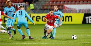 De klassieker (the classic) is the main football rivalry of the netherlands, between ajax (of amsterdam) and feyenoord (of rotterdam).the record attendance was on 9 january 1966, when 65,562 watched in rotterdam. 18 Weetjes Over Fc Utrecht Feyenoord