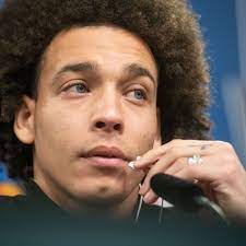 Axel witsel in real life. Bvb Profis Uberraschen Mit Neuen Coronavirus Frisuren Bei Borussia Dortmund Bvb