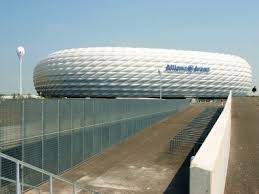 Zur europameisterschaft erhält das 75.021 zuschauer fassende stadion einen neuen namen. Allianz Arena Munchen