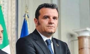 Casolaro premia Roberto Davanzo e Anna Rotella per "Miglior Servizio" 2025 