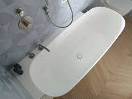 Il costo di una vasca da bagno di questa tipo si aggira intorno ai 100 €. Vasca Su Misura Piccola In Solid Surface La Mia Ethos Besidebathrooms