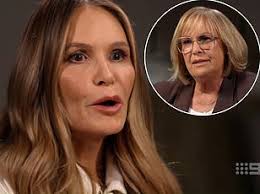 Elle Macpherson suddenly HANGS UP