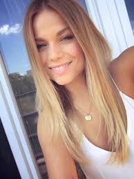 Sign up for deezer for free and listen to cserpes laura: Pin By Reka Zsuzsanna Gyetvai On Cserpes Laura Cool Hairstyles Hair Long Hair Styles