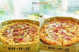 The dough will naturally rotate on the counter as you stretch it out. Stretchpa More With Pizza Hut S New Hand Stretched Pizzas Pepe Samson